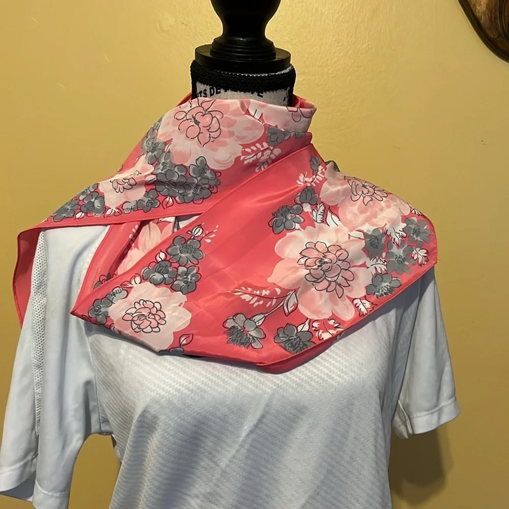 Veresa by Vera vintage Floral Pink and Gray Scarf 6X45